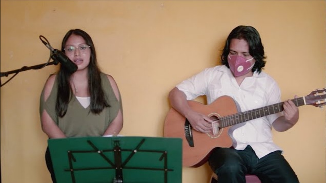 Cantos por el mes del rosario